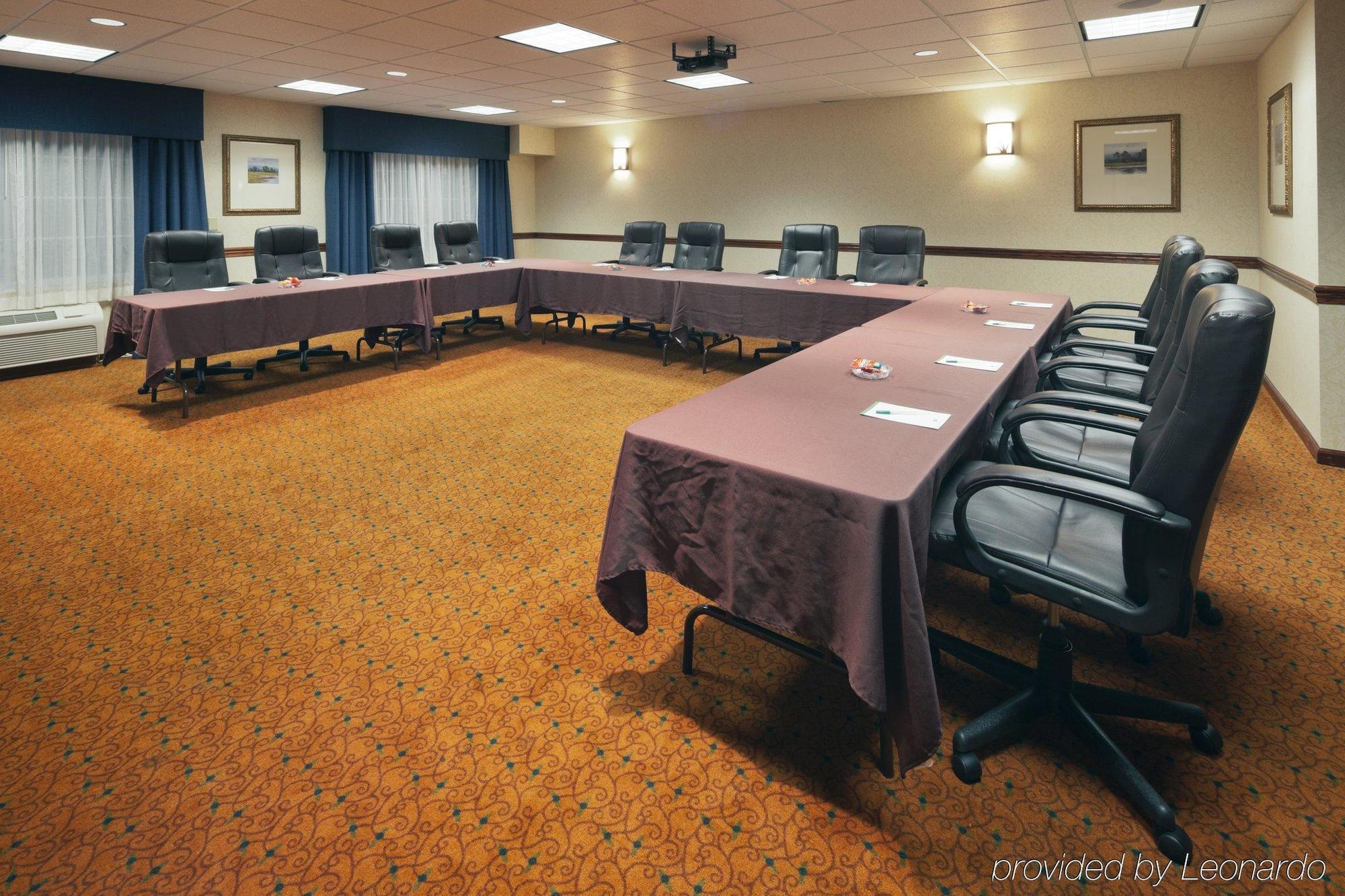 Country Inn & Suites By Radisson, Madison, Al Бизнес фото